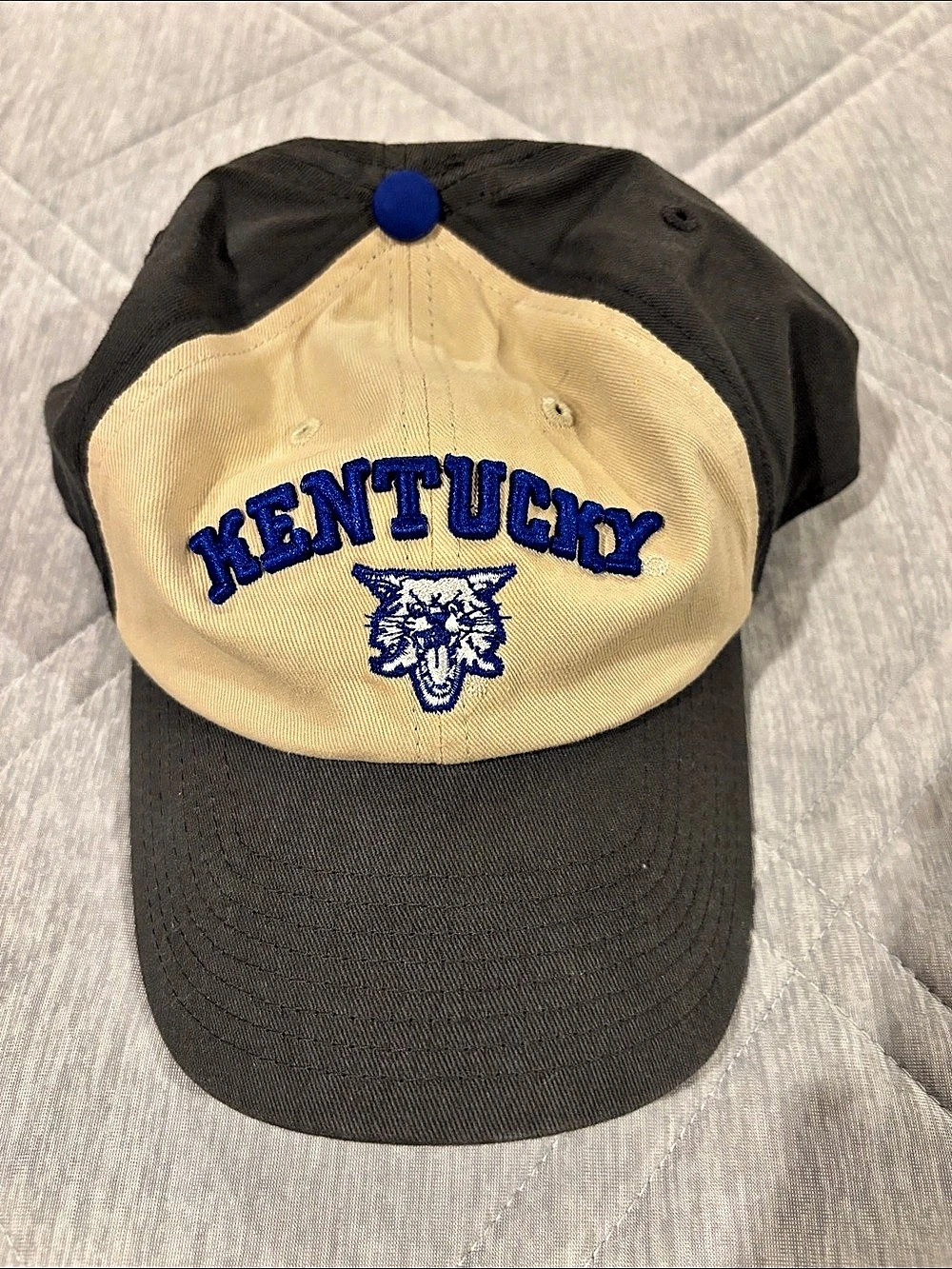 Richardson Kentucky Wildcats Black & Cream Cap Like New
